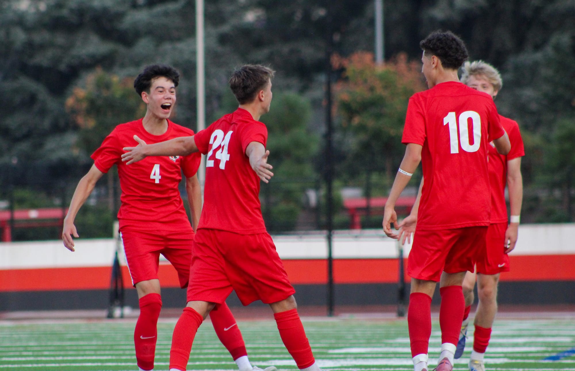 Lincoln boys soccer opens season with 7-0 blanking of Hood River Valley